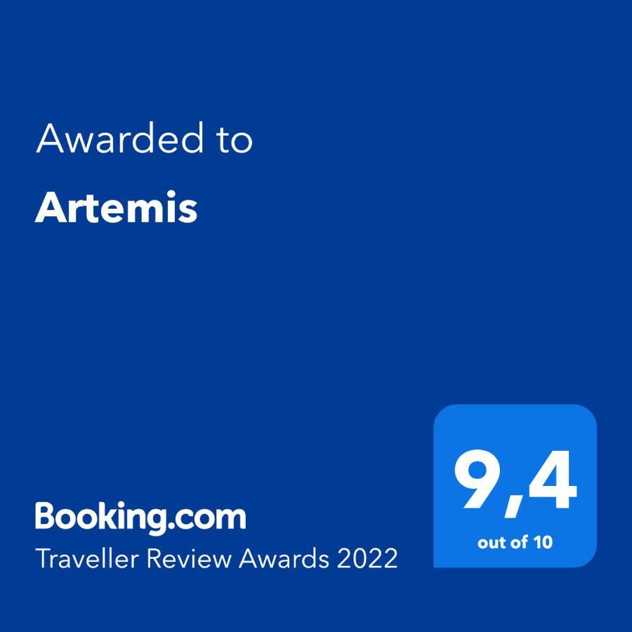 Artemis Hotell Karpenísion Eksteriør bilde